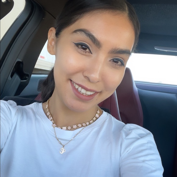 Kate Spade Dainty Daisy Necklace - Picture 5 of 6